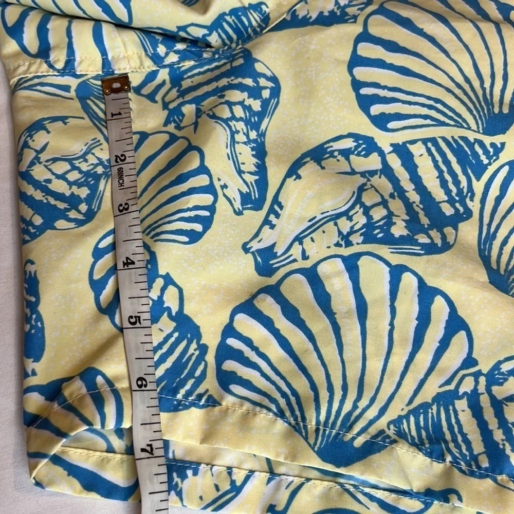 Vineyard Vines yellow, and blue seashell Trunks SZ XL